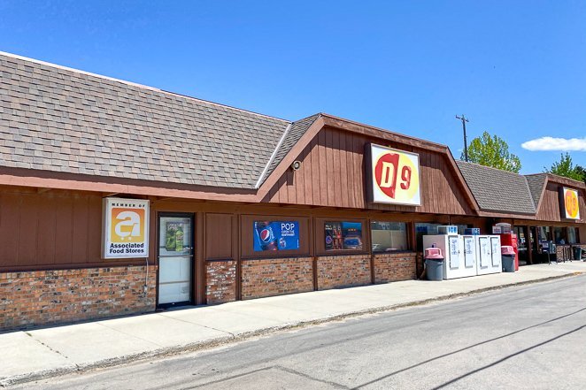 Pick up groceries at D9 Pick up groceries at D9