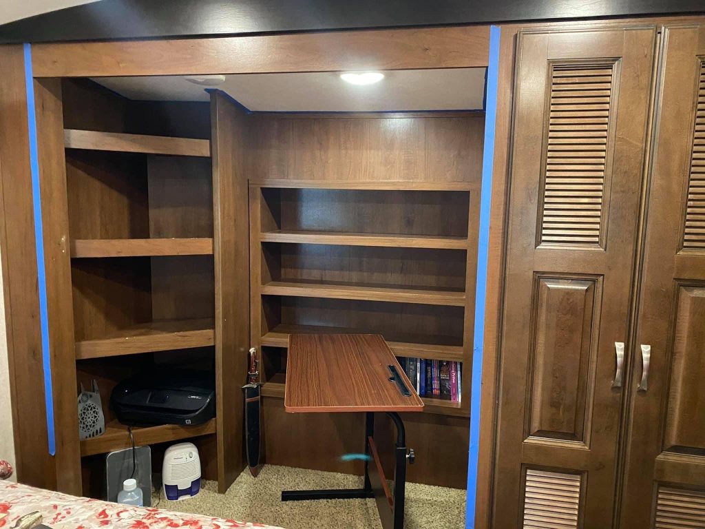 travel trailer with desk