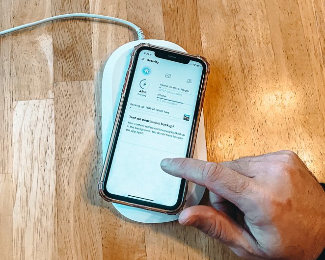 Automatic Backup Wireless Charger for Travelers_