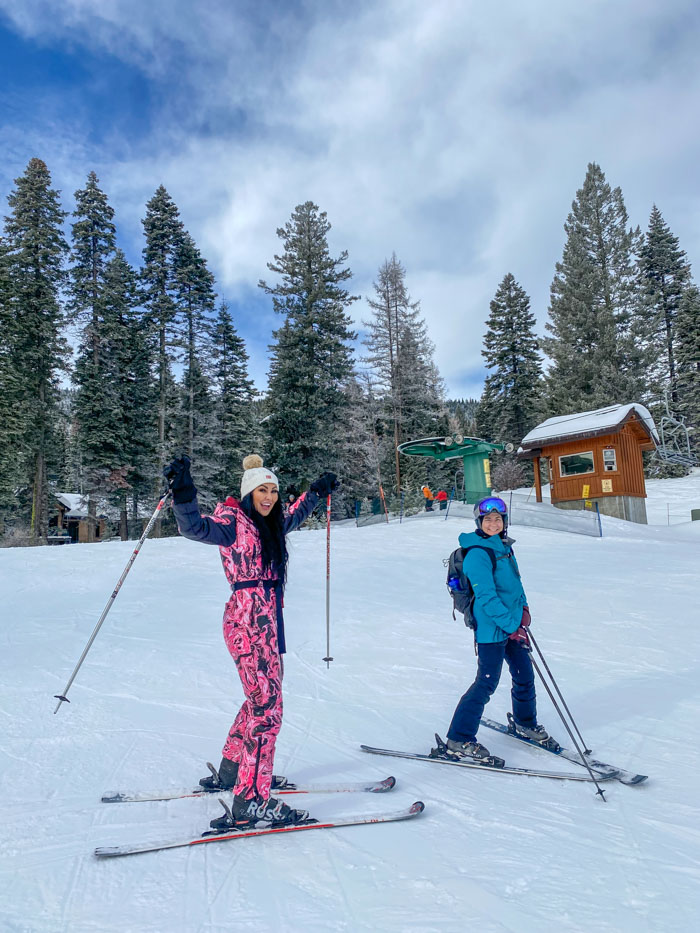 Beginner adult ski lessons